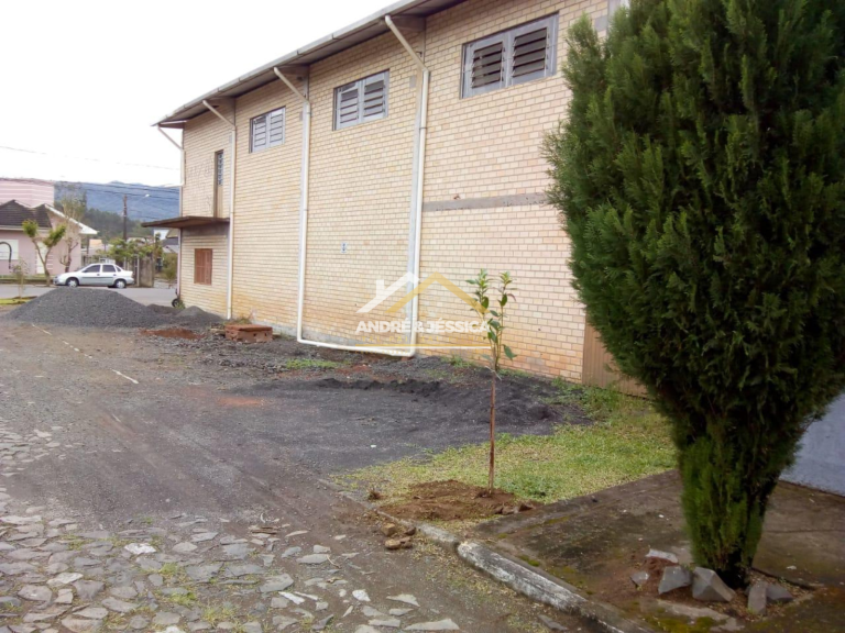 PRÉDIO COMERCIAL
